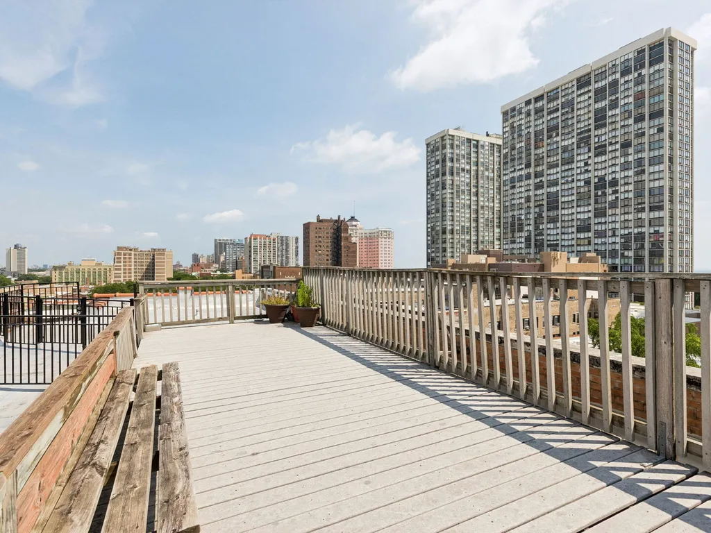 1044 West Balmoral Avenue Chicago IL 60640