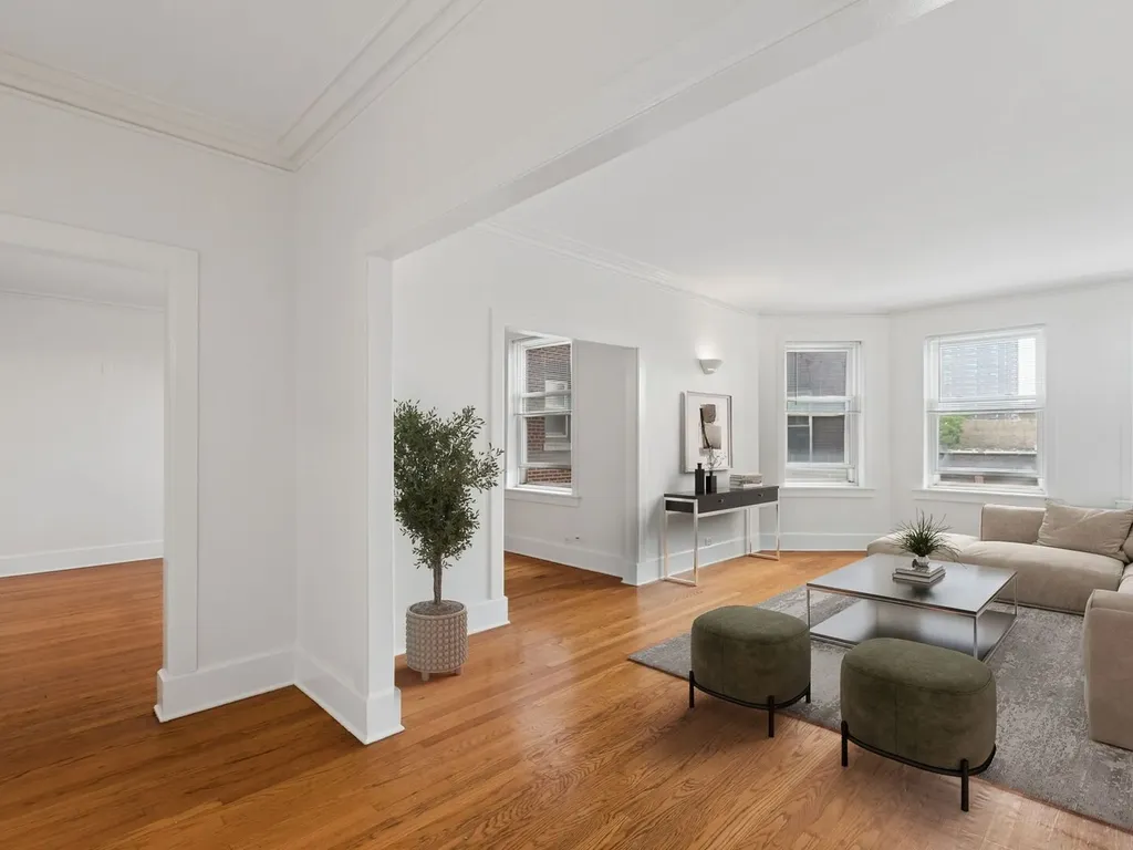 1044 West Balmoral Avenue Chicago IL 60640