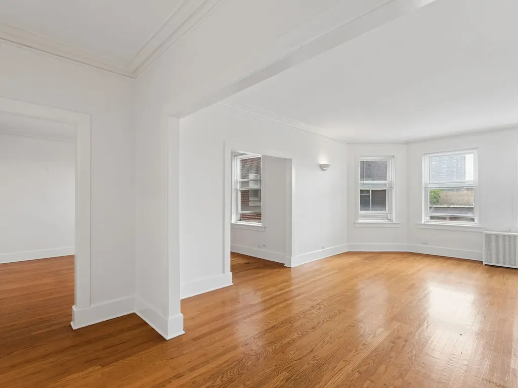 1044 West Balmoral Avenue Chicago IL 60640