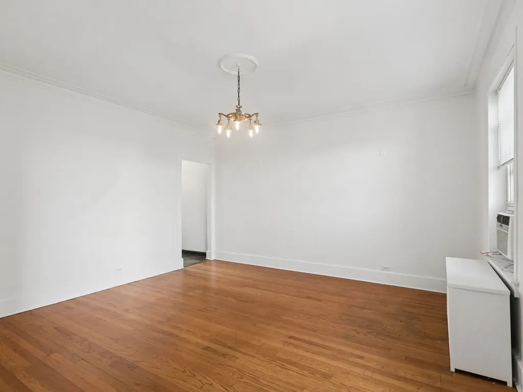 1044 West Balmoral Avenue Chicago IL 60640