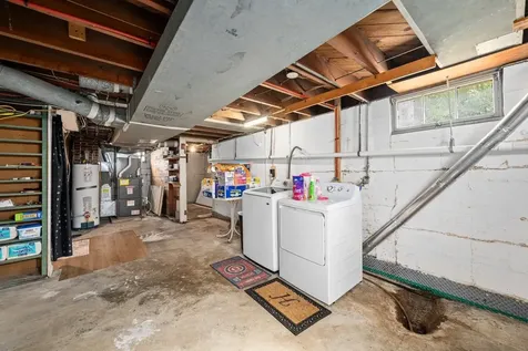 802 27TH Avenue Moline IL 61265