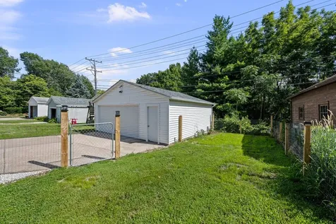 802 27TH Avenue Moline IL 61265