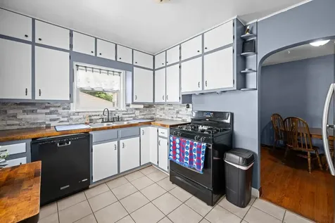 802 27TH Avenue Moline IL 61265