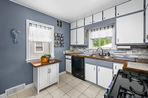 802 27TH Avenue Moline IL 61265