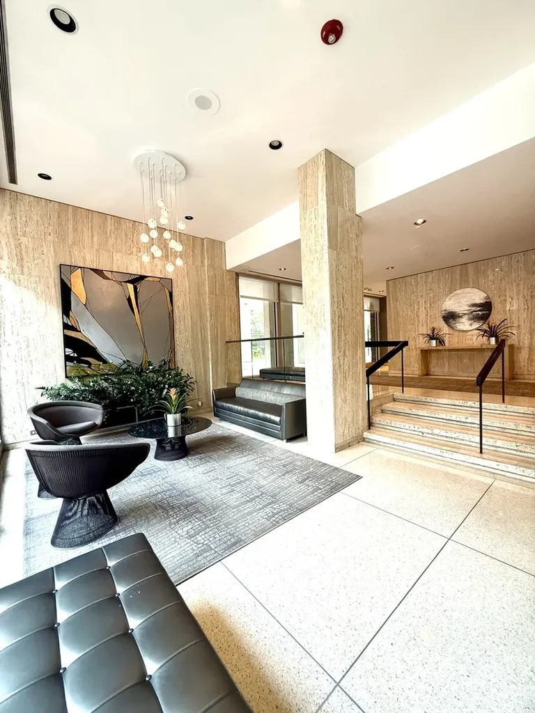 88 West Schiller Street Chicago IL 60610
