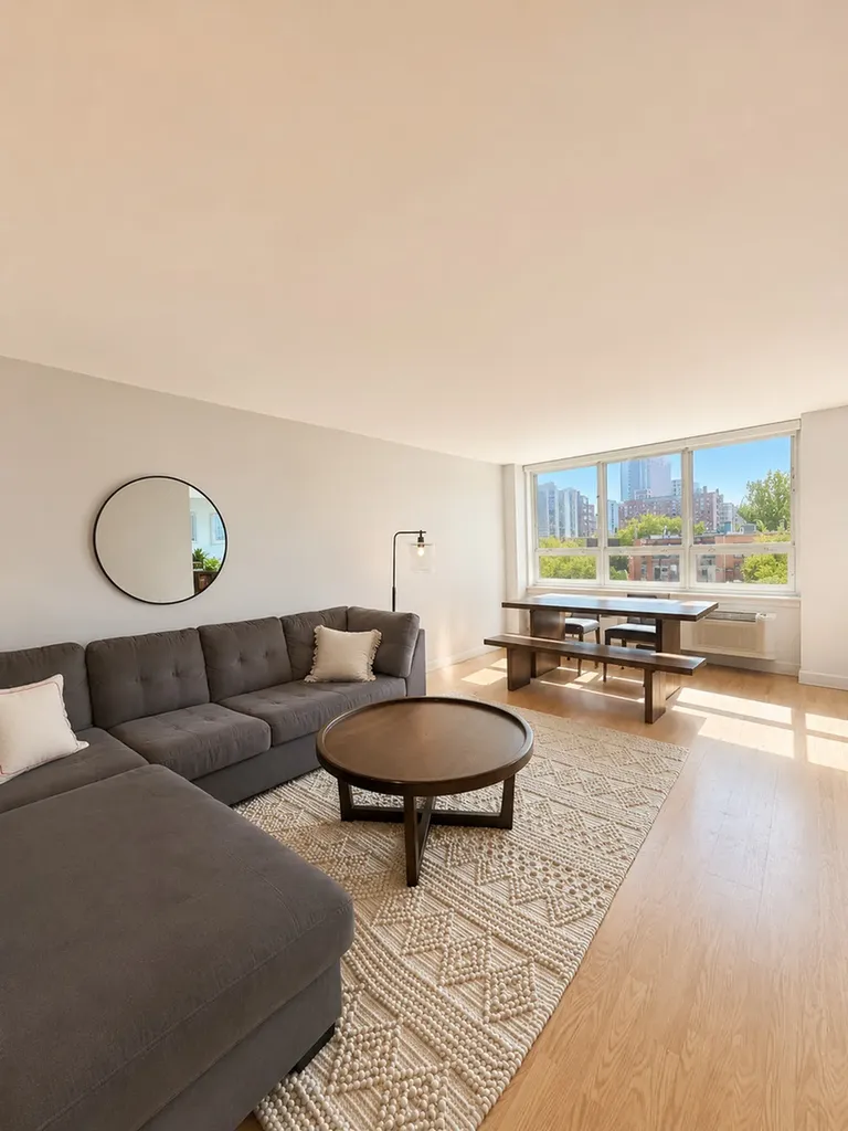 88 West Schiller Street Chicago IL 60610