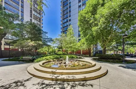 88 West Schiller Street Chicago IL 60610