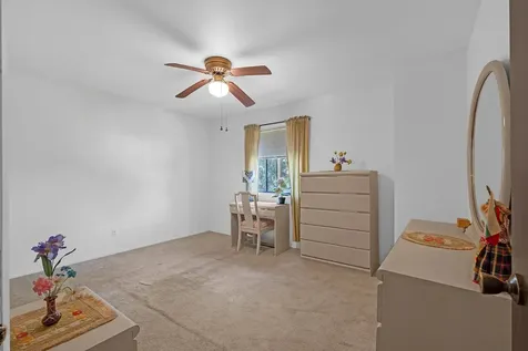 2504 West Fairview Lane Mchenry IL 60051