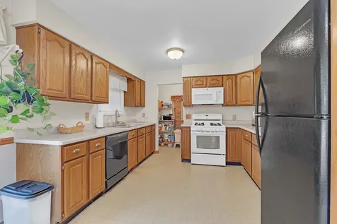 2504 West Fairview Lane Mchenry IL 60051
