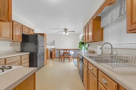 2504 West Fairview Lane Mchenry IL 60051
