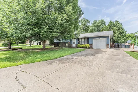 2504 West Fairview Lane Mchenry IL 60051