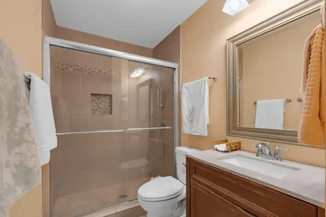 2504 West Fairview Lane Mchenry IL 60051