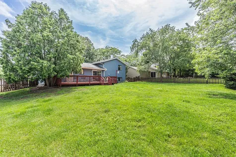 2504 West Fairview Lane Mchenry IL 60051