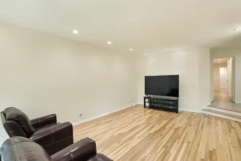 2013 Clover Road Northbrook IL 60062