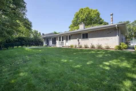 2013 Clover Road Northbrook IL 60062