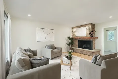 2013 Clover Road Northbrook IL 60062