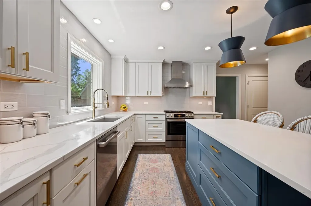 2223 Crestview Lane Wilmette IL 60091