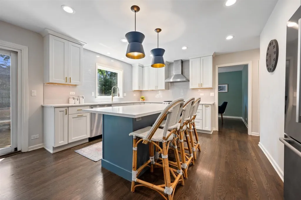 2223 Crestview Lane Wilmette IL 60091