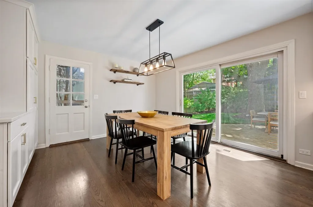 2223 Crestview Lane Wilmette IL 60091