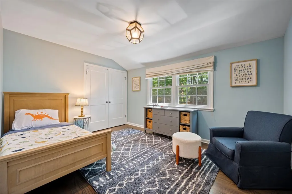 2223 Crestview Lane Wilmette IL 60091