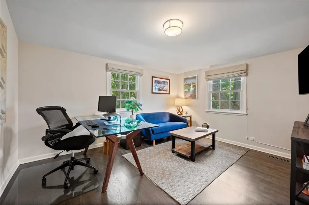 2223 Crestview Lane Wilmette IL 60091