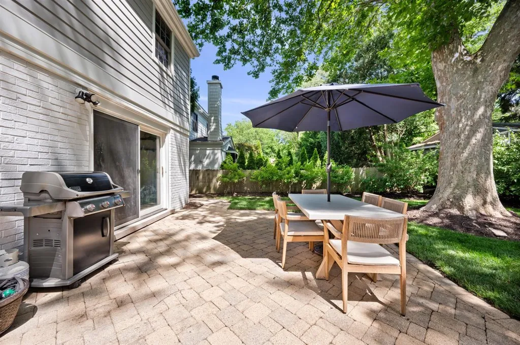 2223 Crestview Lane Wilmette IL 60091