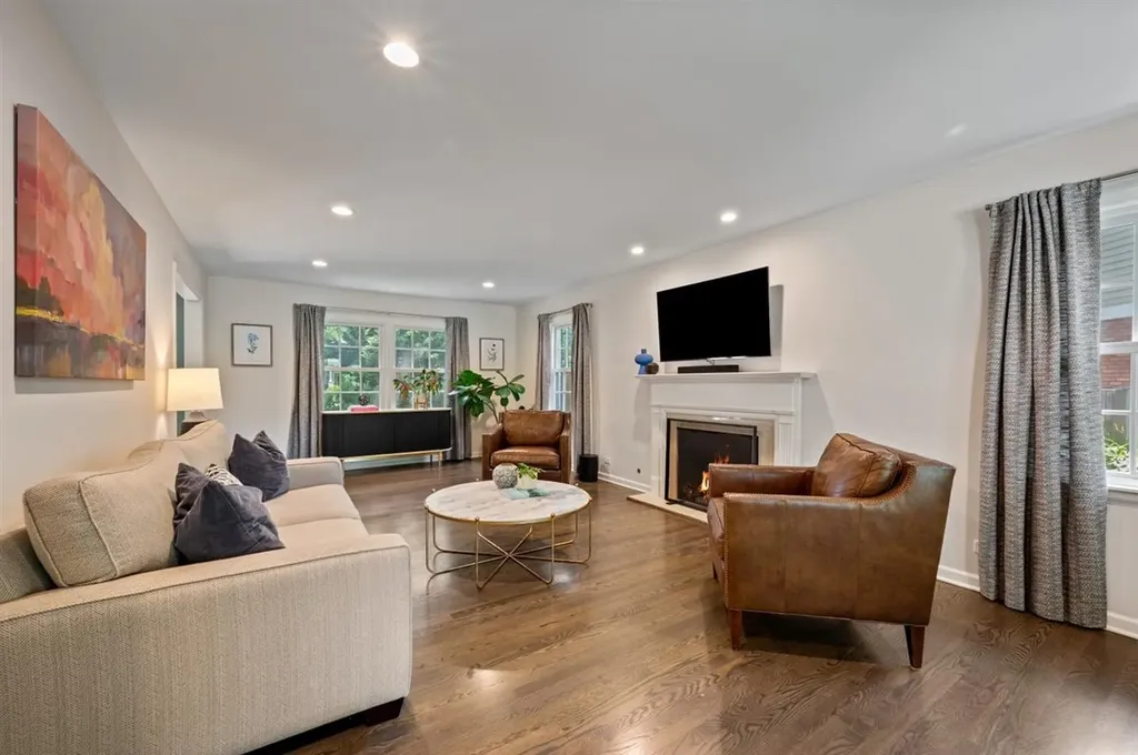 2223 Crestview Lane Wilmette IL 60091