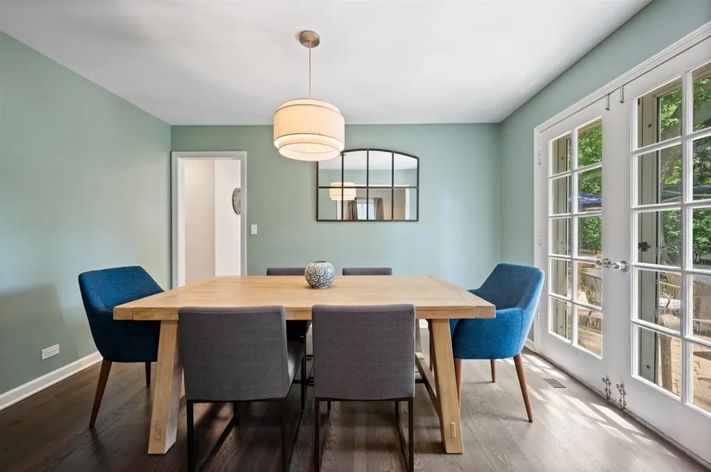 2223 Crestview Lane Wilmette IL 60091