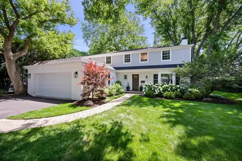 2223 Crestview Lane Wilmette IL 60091