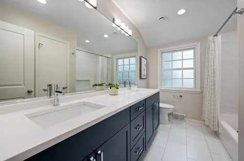 2223 Crestview Lane Wilmette IL 60091