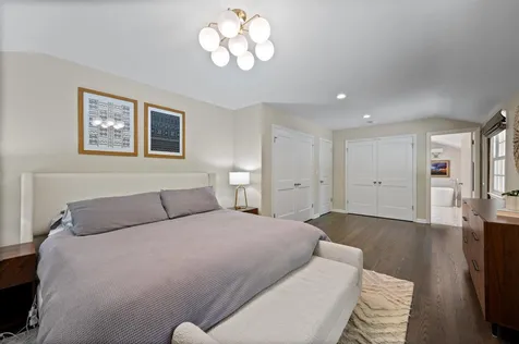 2223 Crestview Lane Wilmette IL 60091