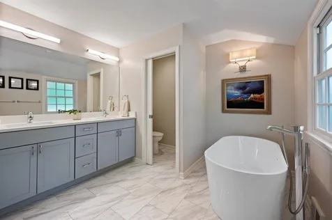 2223 Crestview Lane Wilmette IL 60091