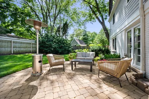 2223 Crestview Lane Wilmette IL 60091