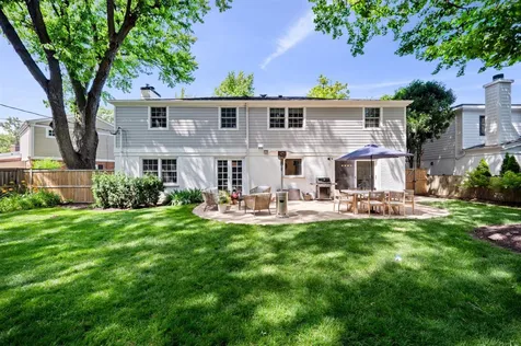 2223 Crestview Lane Wilmette IL 60091