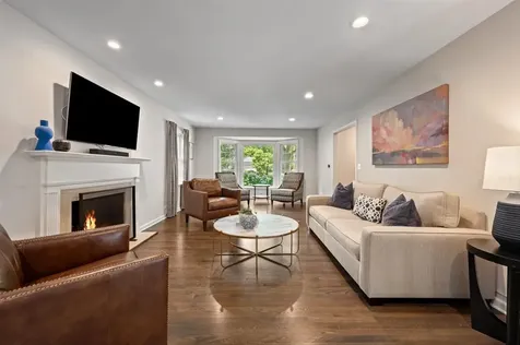2223 Crestview Lane Wilmette IL 60091