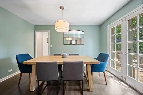 2223 Crestview Lane Wilmette IL 60091