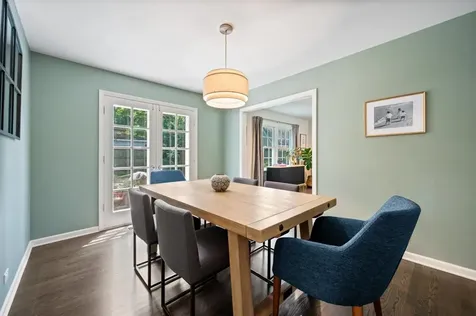 2223 Crestview Lane Wilmette IL 60091