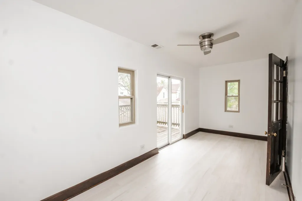 11127 South Homewood Avenue Chicago IL 60643