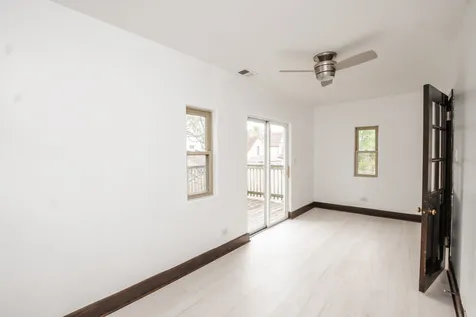 11127 South Homewood Avenue Chicago IL 60643