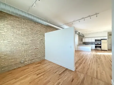 3138 North Lincoln Avenue Chicago IL 60657