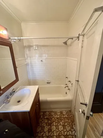 1436 West Thome Avenue Chicago IL 60660