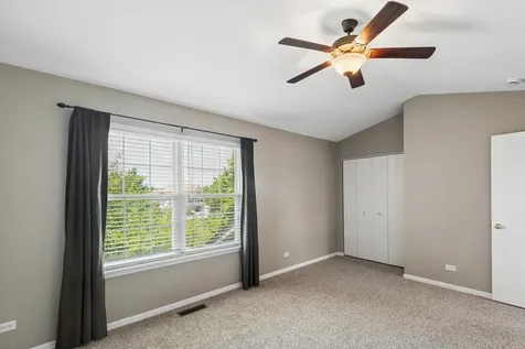 1584 Shire Court Gurnee IL 60031