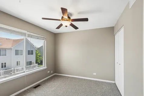 1584 Shire Court Gurnee IL 60031