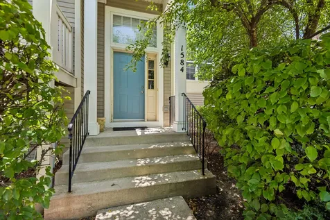 1584 Shire Court Gurnee IL 60031