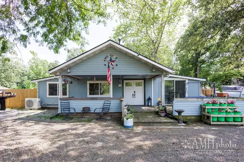 2 Elmwood Avenue Momence IL 60954