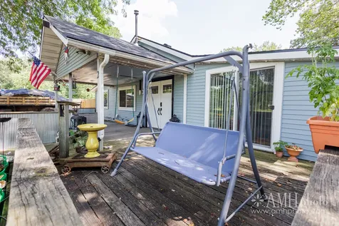 2 Elmwood Avenue Momence IL 60954