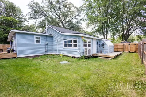 2 Elmwood Avenue Momence IL 60954