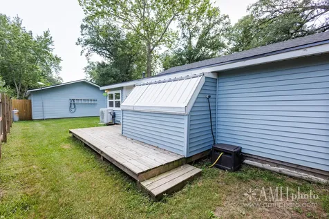 2 Elmwood Avenue Momence IL 60954