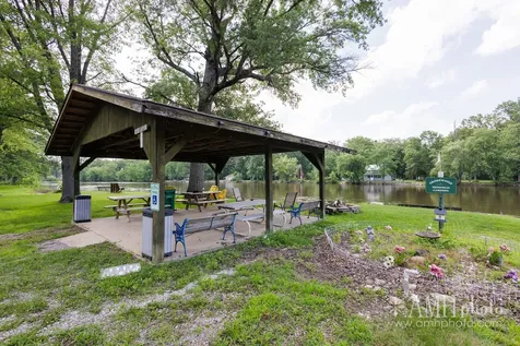 2 Elmwood Avenue Momence IL 60954