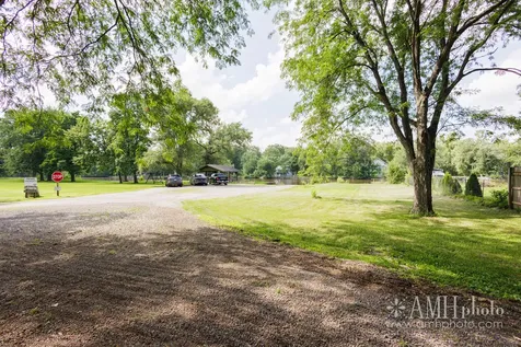 2 Elmwood Avenue Momence IL 60954